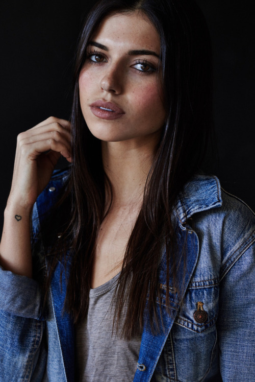 fine-faces: Alexandra Ghantous by Justin Henry  Klasse Sommersprossen