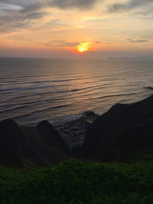 Puesta del sol del verano del Malecón, Miraflores, Lima, 201