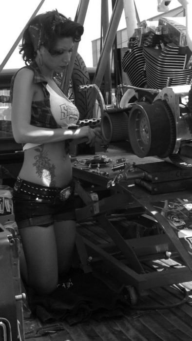 bikes-n-girls:  Biker girl http://bikes-n-girls.tumblr.com/ 