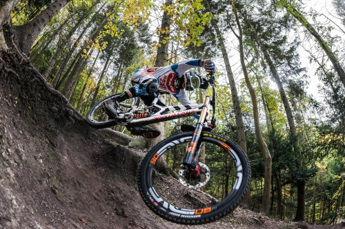 kmmmmi:  (Steve Peat at Surface To Air in Astonhill, United Kingdom - photo by lunatyk - Pinkbikeから)