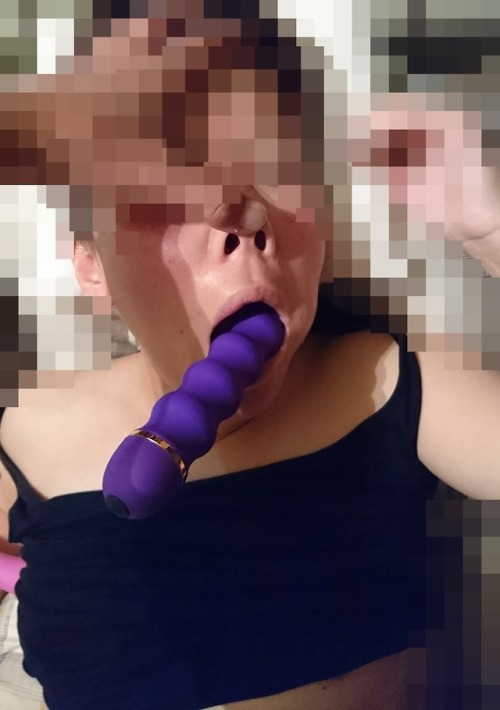 raimuraito77: ssssss06: 哀れ。 豚嫁。 ぶひぶひ。 その口にねじ込みたい