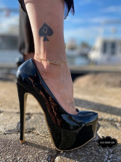 Fantastic combinations; QoS tattoo with Hotwife and Blacked anklets 