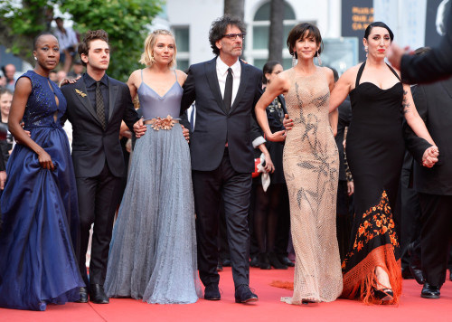 Sophie Marceau, Rossy de Palma, Georgina Chapman (in Marchesa), Izabel Goulart, Laetitia Casta, Zhou