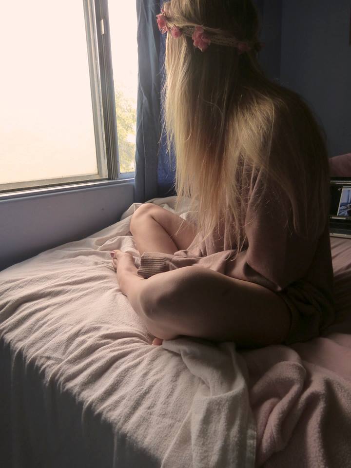 amazed:  ivoryunknown:  flower crowns are the bomb   I follow back everyone!