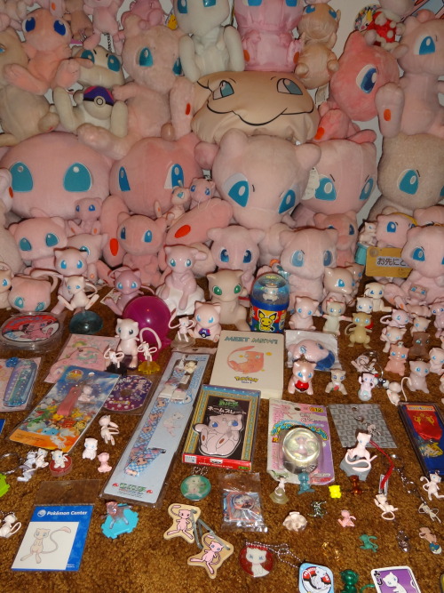 pacificpikachu:I decided to take my Mew collection down from its shelves for some crazy reason so I 