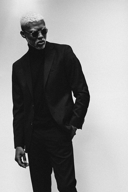 youngparis:  This is a dope concept: dude is young but he dyed his hair white for