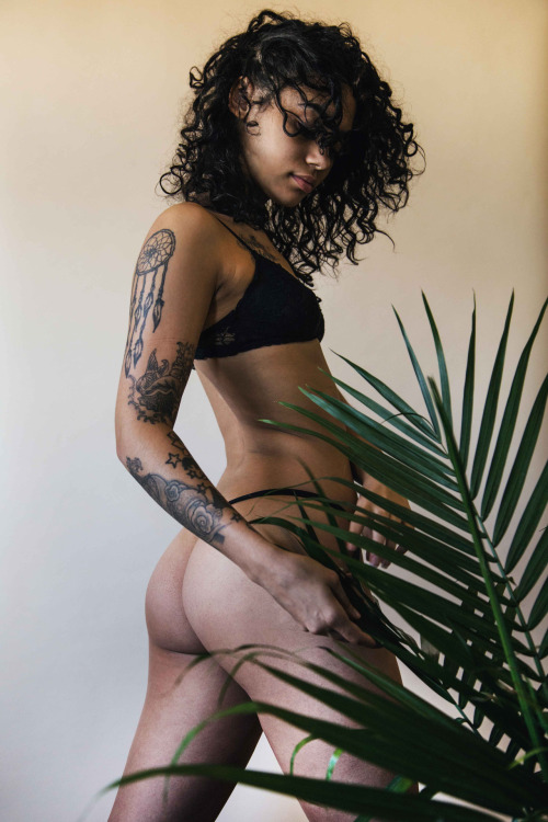 Porn perfect-black-beauty:  Indya Marie. photos
