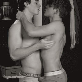 underlads:  The hottest guys in their underwear at UNDERLADS with over 16,000 followers!!!