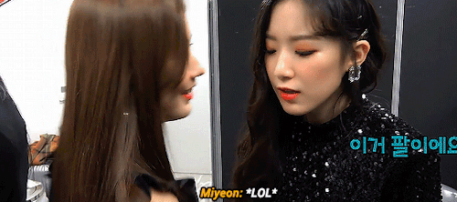 Miyeon And Shuhua Trying To Be Sexy