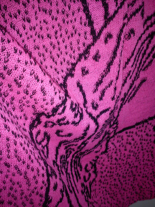 tourlas.bigcartel.com/product/knitted-blanket/ knitted blanket in fluo pink & black yarn 