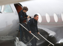 harrystylesdaily:  Louis &amp; Zayn arrive back to the United Kingdom this Monday afternoon. - 10/6 [HQs] 