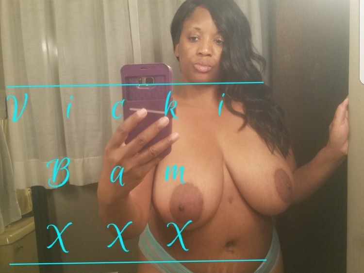 killerkurves:  submission - xxxtherealvickibam:onlyfans.com/vickibamvickibamxxx.manyvids.comDM