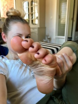 misspeachfeet:  Anyone want to lick from