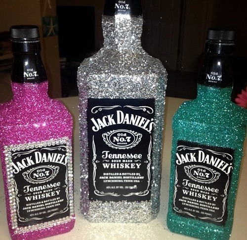 party-weed-alcohol:  I’ve been informed that this is Ke$ha’s favorite drink 