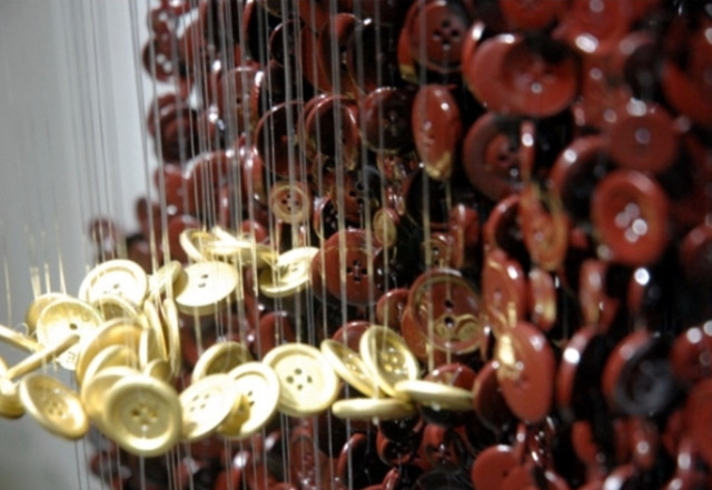 unicorn-meat-is-too-mainstream:  Sculptures Made of Thousands of sewing Buttons by