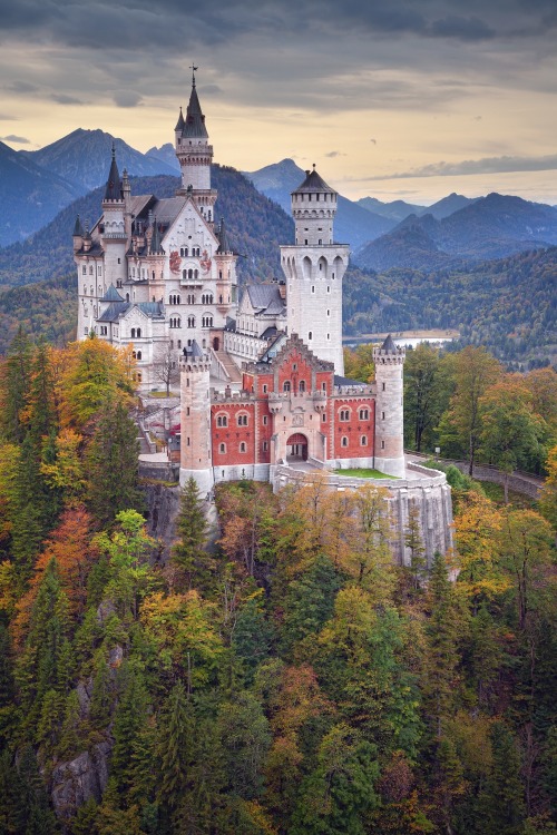 neoprusiano:@Neoprusiano Castillo de Neuschwanstein en Baviera.Schloss von Neuschwanstein in Bayern.