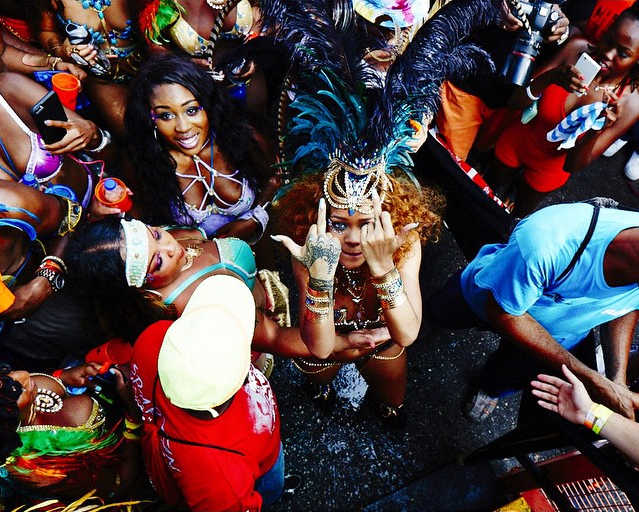 trebled-negrita-princess:  robyncandids:  badgalriri: us as phuck   I need to know