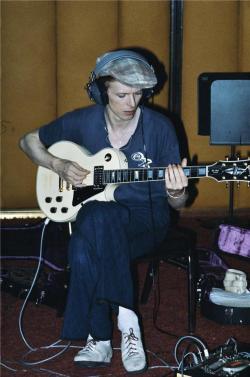 justvisiting-bowie:  recording station to