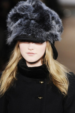 themakeupbrush:  Vlada Roslyakova at Marc by Marc Jacobs Fall 2010 RTW 