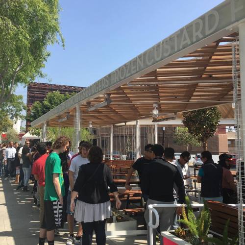 markdoesstuff: Welcome to Los Angeles, @shakeshack. Well worth the wait. What’s the local conc