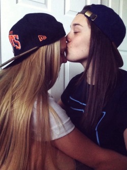 hopeless-and-lesbian:  fuckyeah–lesbians: