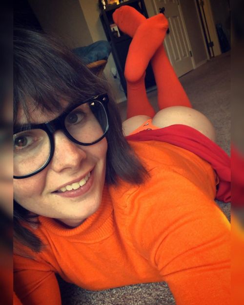 nikki-sapphire: Jinkies af . . . #jinkies #velmacosplay #velma #velmacostume #velmadinkley #scoobydo