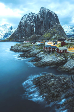 wavemotions:  Hamnøy in Reine - Lofoten