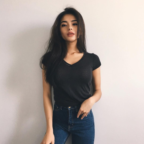 belle-rebel-x:  High Waisted Skinny Jeans 
