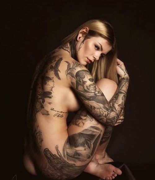 countrysound:  Hot and Sexy …… want more follow… http://eyesfavouritecandy.tumblr.com/post/164535905080