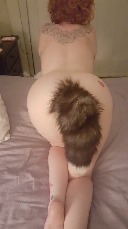 xxxsexycplexxx:Trying my new toy out…..fits purrrrfect ❤