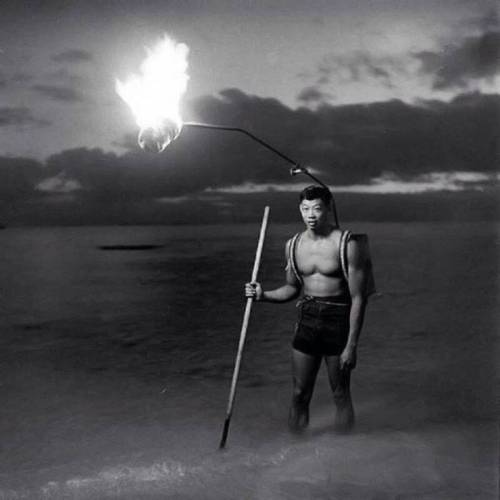 Sex Night-Fishing in Hawaii, 1948.https://painted-face.com/ pictures