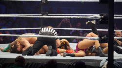 rwfan11:  ….too bad more wrestlers don’t