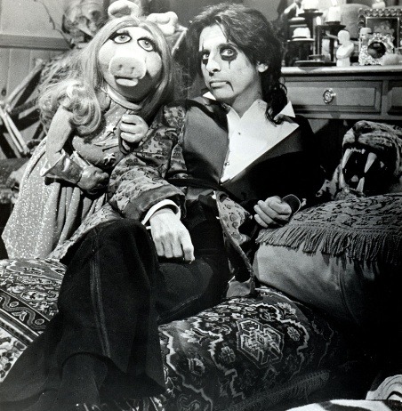 blankonblank:Miss Piggy and Alice Cooper, 1978