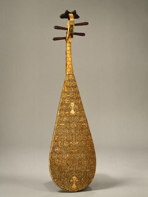 orientallyyours: The pipa is a pear-shaped lute which had migrated from Central Asia into China duri