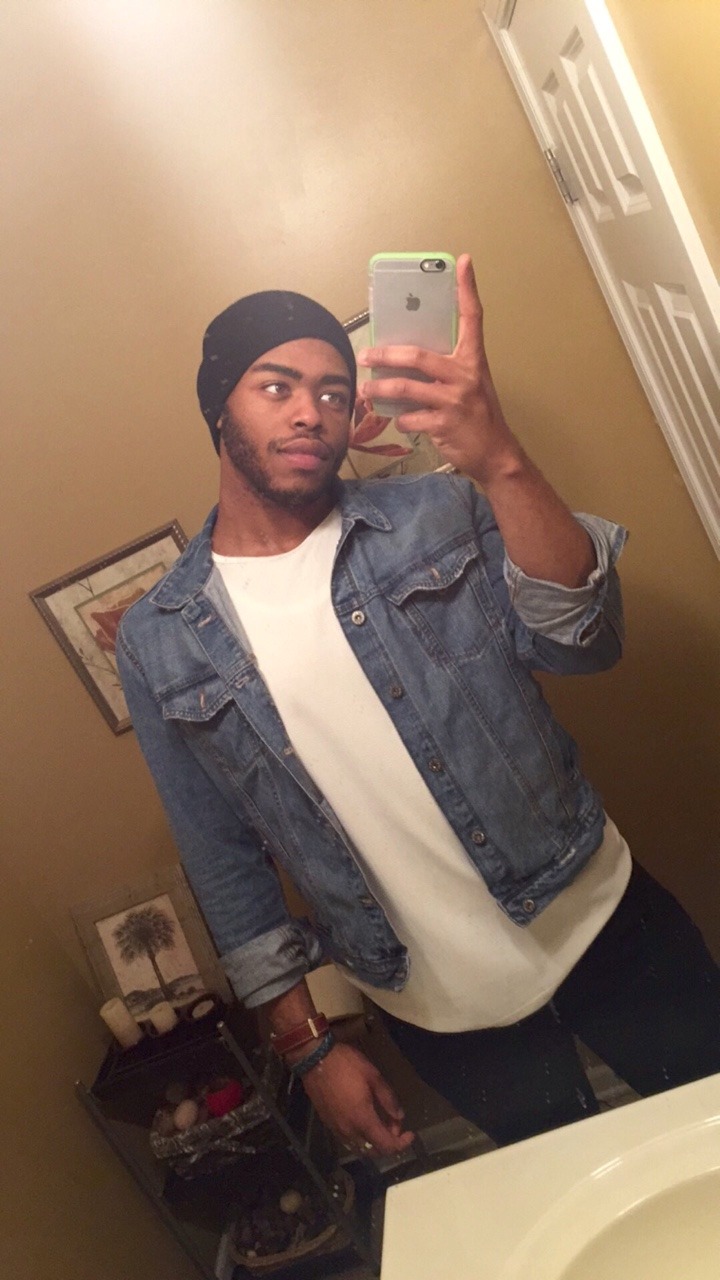 croptopteddybear:  Last selfies of 2015! Tagged by @masturbasic   This year sucked