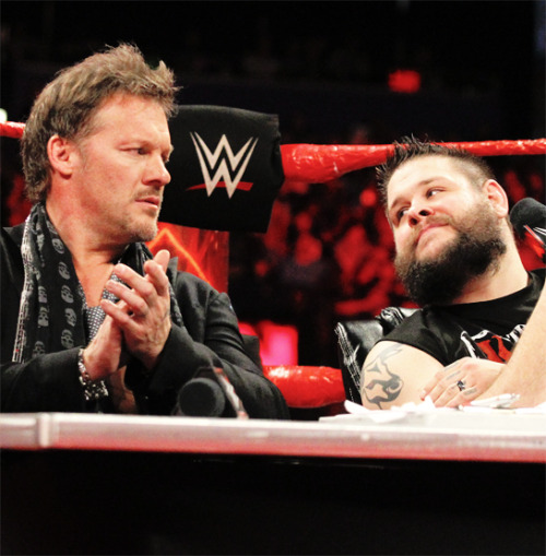 sethfreakinrollins:Goal in 2017: to have someone who looks at Chris the way Kevin does