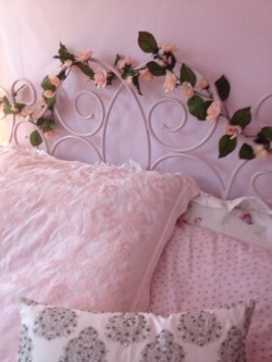 floral-horror:  My new bed