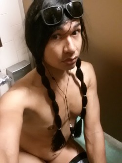 native-fem:  In the girls bathroom tryna