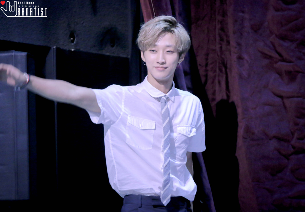 dreadesu:  banatist:  140724 홍대 팬싸인회 JINYOUNG   dear….God……