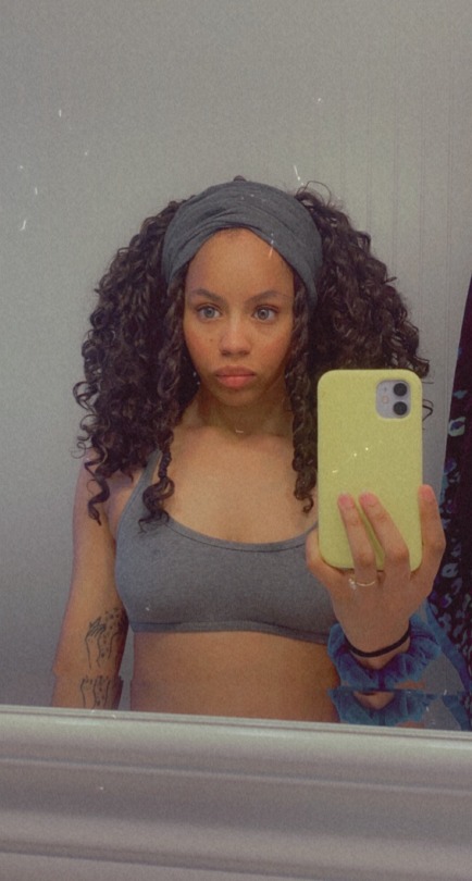 chloespacemagic:no thoughts, head emptyyyyyy🙃