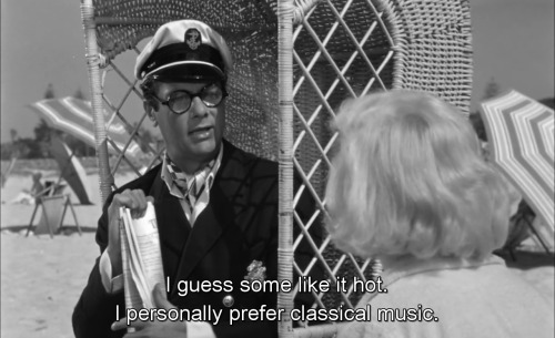 cinemaphiles-blog:Some Like it Hot (dir. Billy Wilder, 1959)