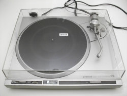 randyjhunt:  Pioneer PL-250 / PL250 Turntable