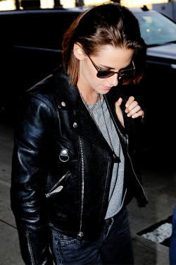 krissteewartss:  Kristen leaving Toronto, September 13th 2015