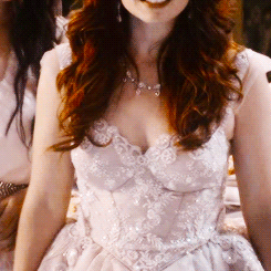 colinodonorgasm:  PRETTY OUTFITS » 12/?, ariel, once upon a time, 306