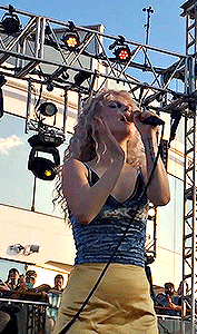 6.5K CELEBRATION: + FAVORITE HAYLEY LOOKS For @ricky-olson