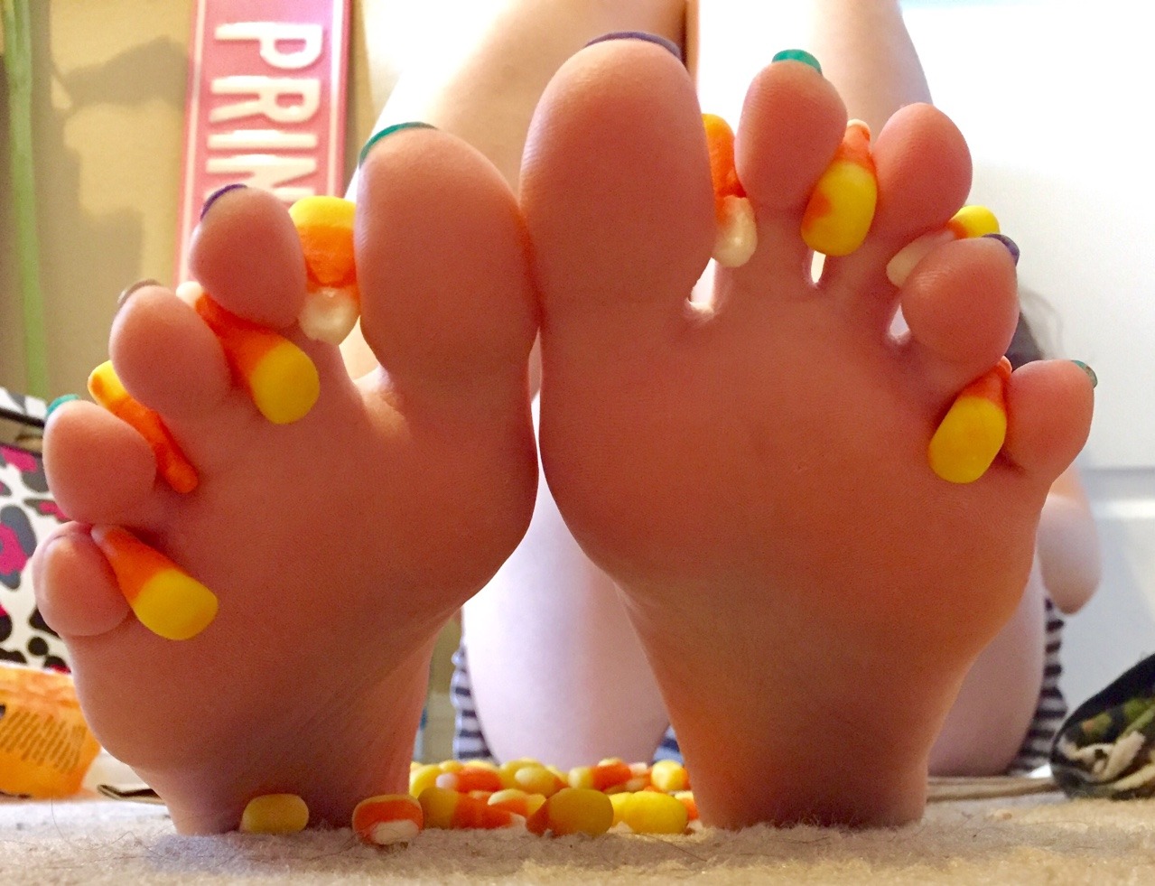 tiny-twinkle-toes:  💛🎃👣 Trick or treat, smell my feet, I’ll give you something