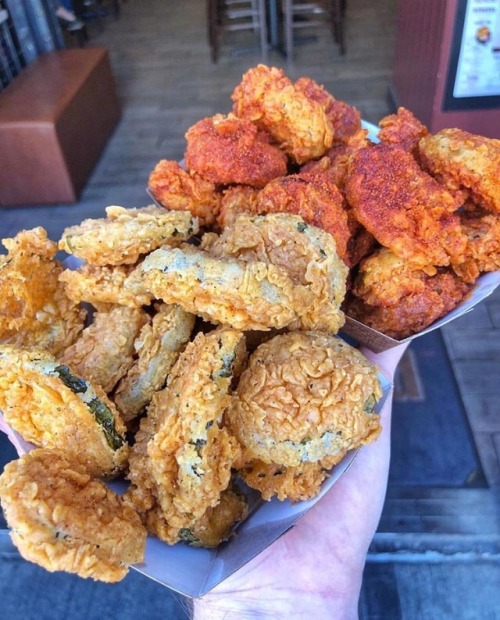 Flippin’ Good Chicken, Burgers, Beer  Las Vegas, NV  Credits Find the best food