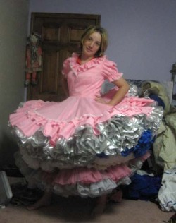 amarriedsissy:  peppermintangel-tgirl:  I want enough petticoats to do this someday!  Too many pettis?  Depends on how sissy you are! http://amarriedsissy.blogspot.com 