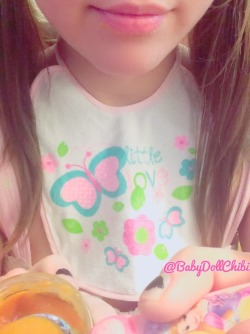 babydollchibi:  💖🍼 Daddy feeding me