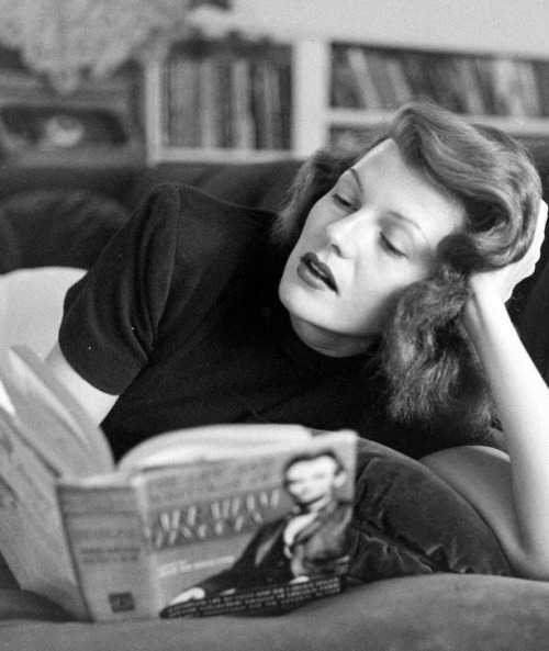 jeannecrains:Rita Hayworth photographed by John Florea, October 1948